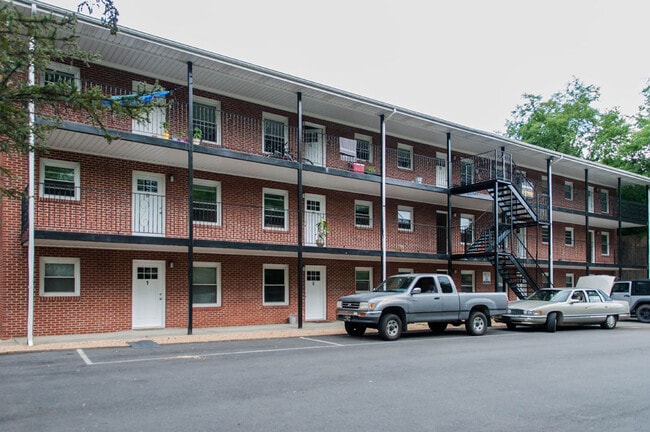 Building Photo - Green Mountain Apartments