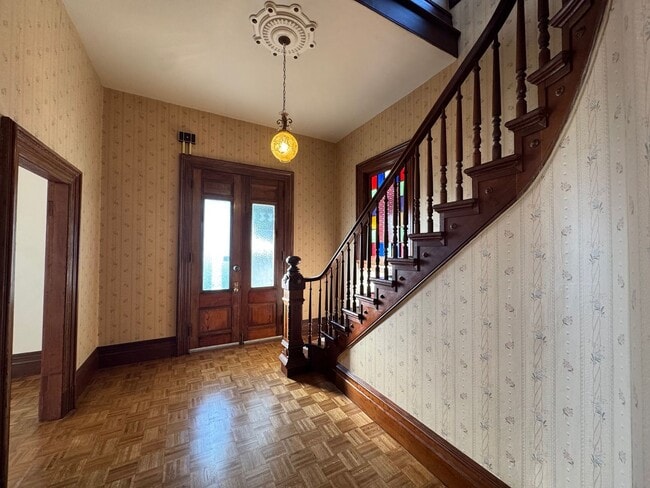 Building Photo - 801 Summer St