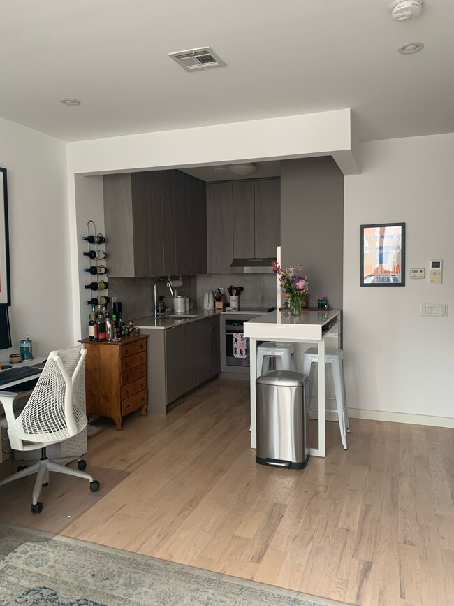 Open kitchen with plenty of space for a breakfast bar or dining table - 328 Central Ave