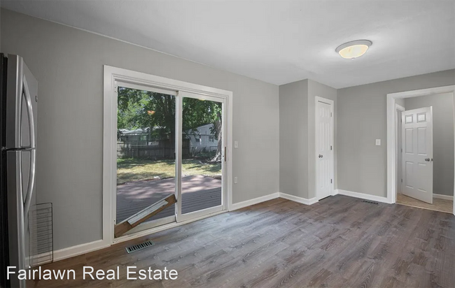 Building Photo - 4 br, 2 bath House - 1305 Centennial Drive