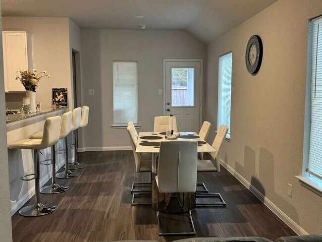 Foto del edificio - 1332 Sue Peak Dr