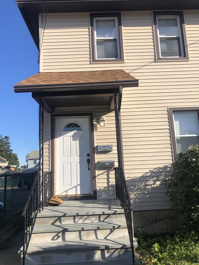 Building Photo - 40 Lewis Ave