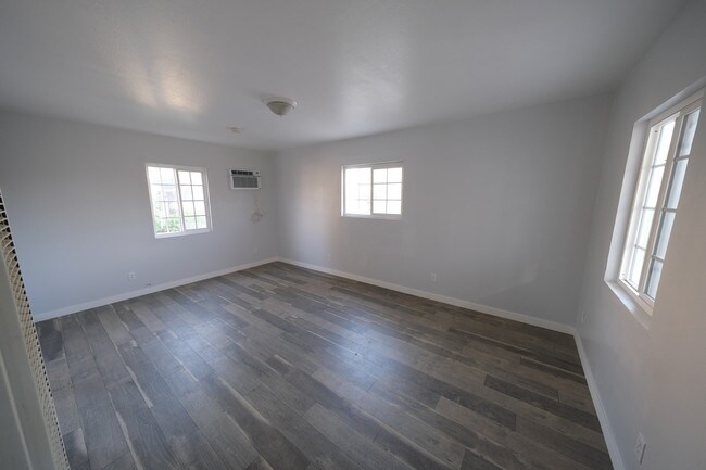 living room - 6414 10th Ave