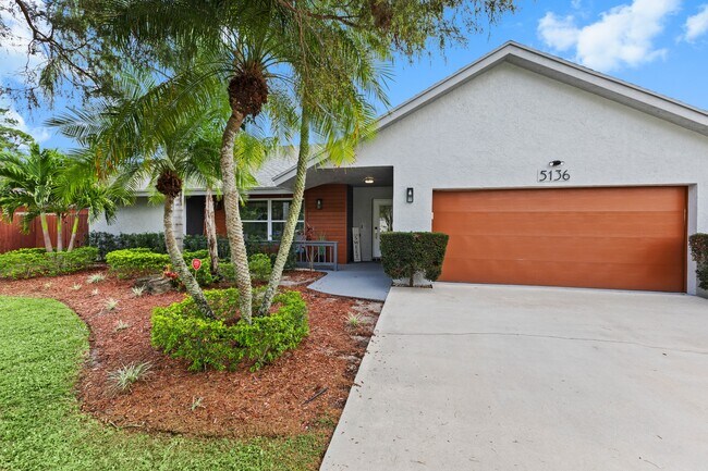 Foto del edificio - 5136 Beechwood Rd