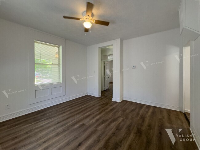 Building Photo - Historic 3 bedroom, 1 bathroom home