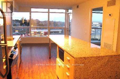 Building Photo - 15-315 Singer Ct