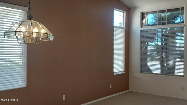 Foto del edificio - 740 N Nantucket St