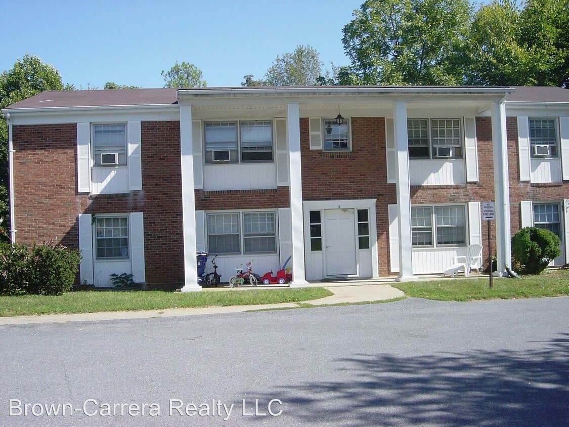 Primary Photo - 8 Mosby Ct