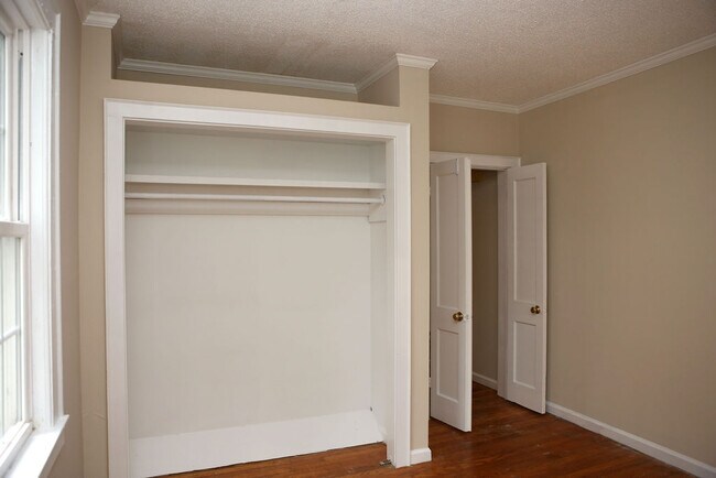 Foto del edificio - 1806 Walker Ave