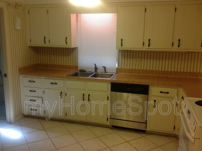 Foto del edificio - 6089 Hilburn Rd