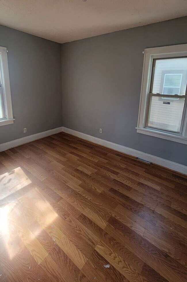 Building Photo - 1135 E 143rd St