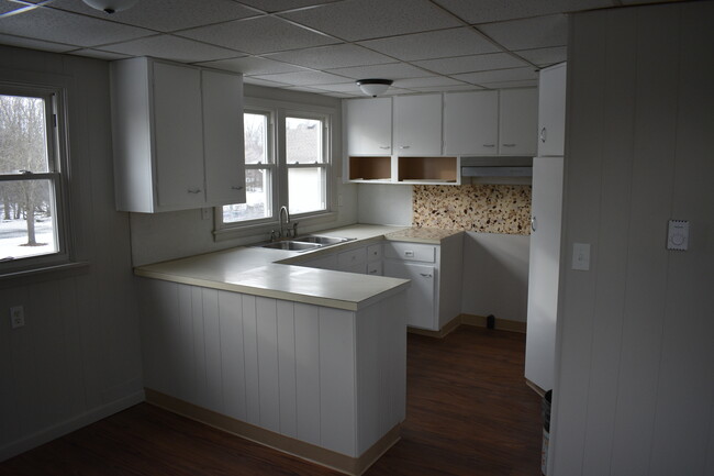 Kitchen - 1006 Nash Rd