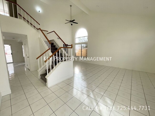 Foto del edificio - BEAUTIFUL 4 BED, 2.5 BATH HOME LOCATED IN ...