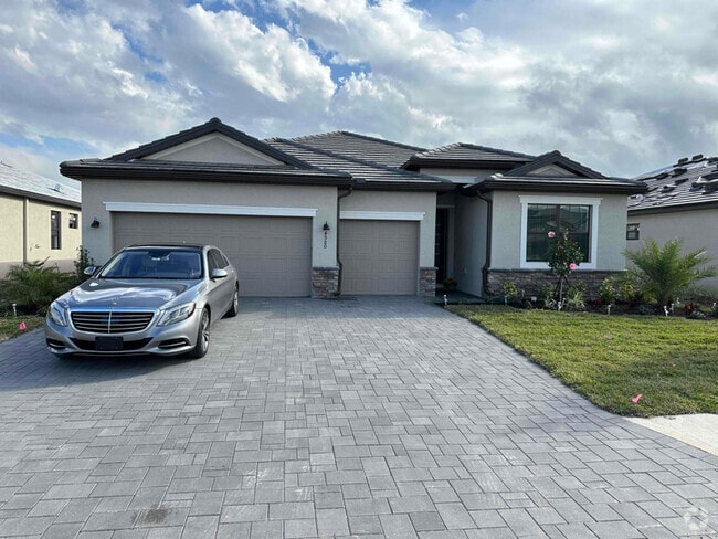 Building Photo - 4980 Seafoam Trl