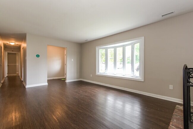 Building Photo - 12 Benedette Dr
