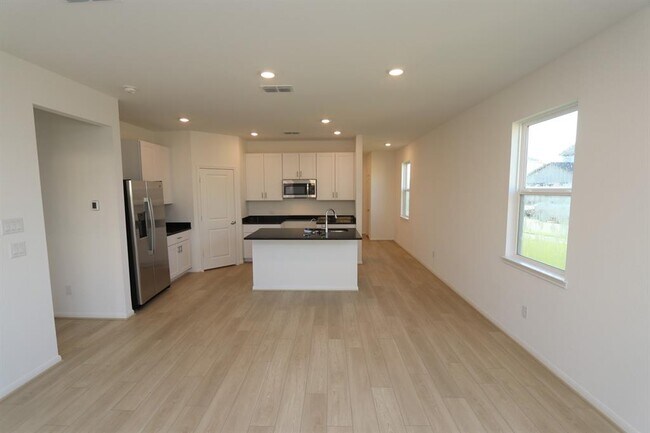 Foto del edificio - 2722 Forest Retreat Ln