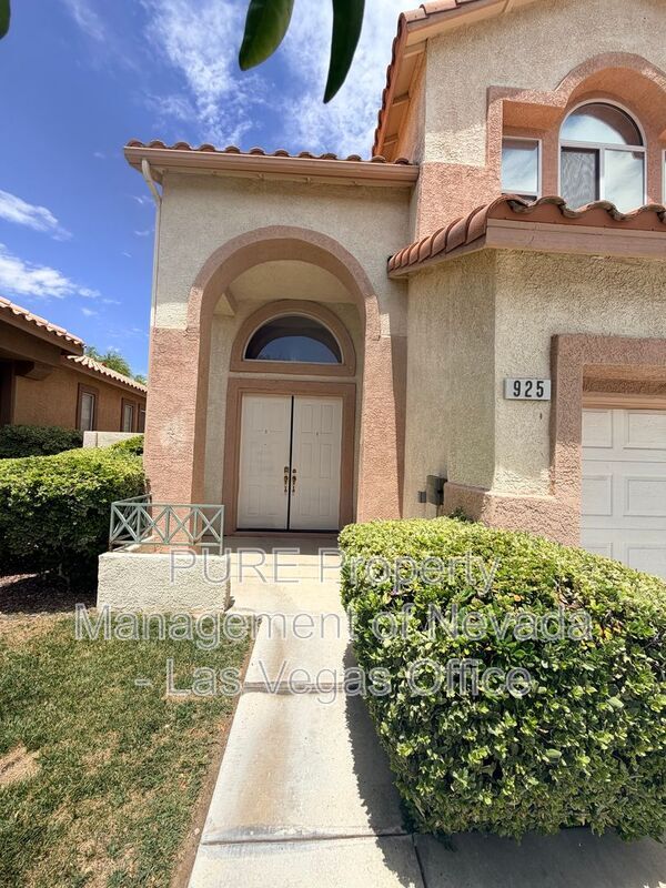 Building Photo - 925 Lexington Cross Dr