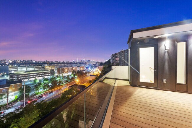 Foto del edificio - 8822 Churchill Rd