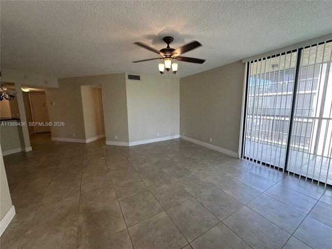 Foto del edificio - 10401 W Broward Blvd