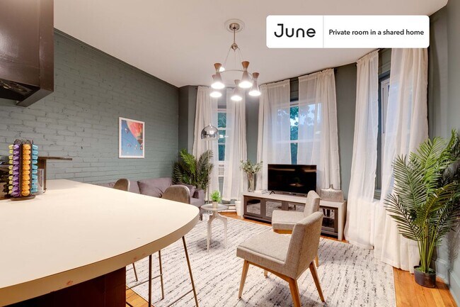 Foto del edificio - Room in Shared 3 bed/1 bath home