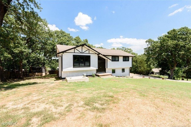Building Photo - 3 br, 2.5 bath House - 6827 W 35th Pl
