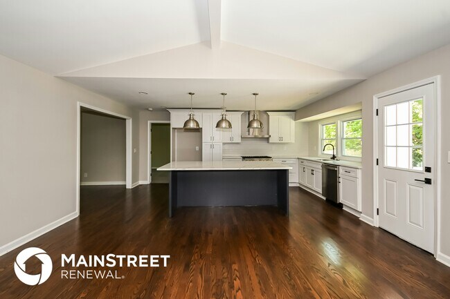 Foto del edificio - 2448 Kingsley Dr NE