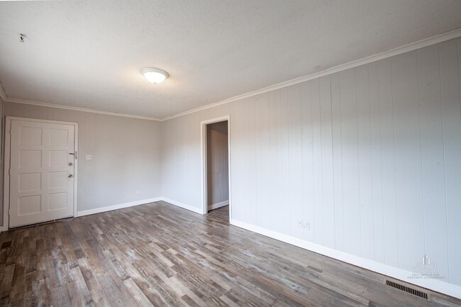 Building Photo - 69 Carolane Dr