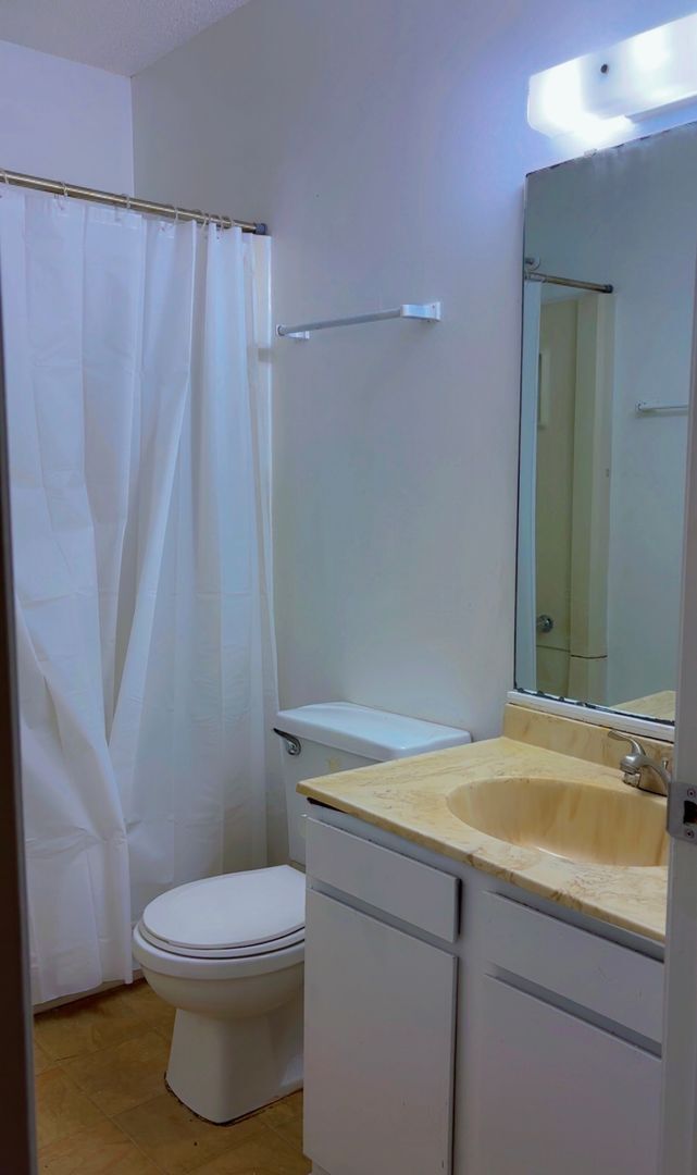 Foto del edificio - 208 N Peartree Ln