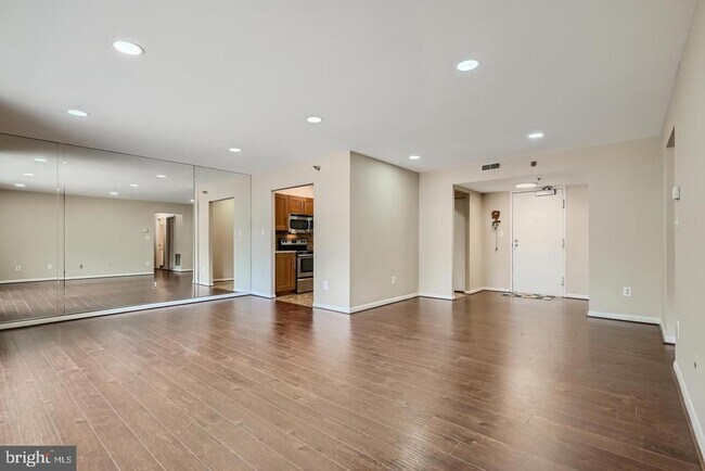 Building Photo - 7203 Rockland Hills Dr