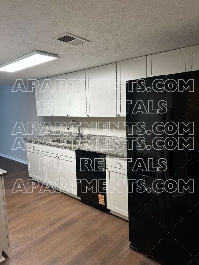 Foto del edificio - 6849 S Lakewood Ter