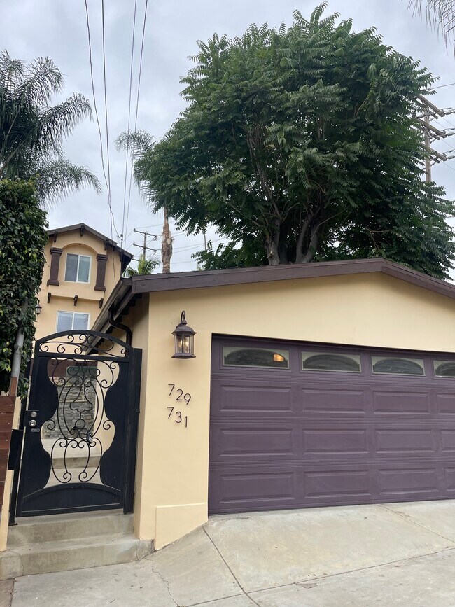 Building Photo - 729 N Gage Ave