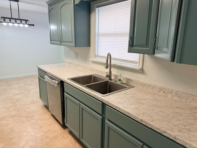 Foto del edificio - 2501 Redbud Ave