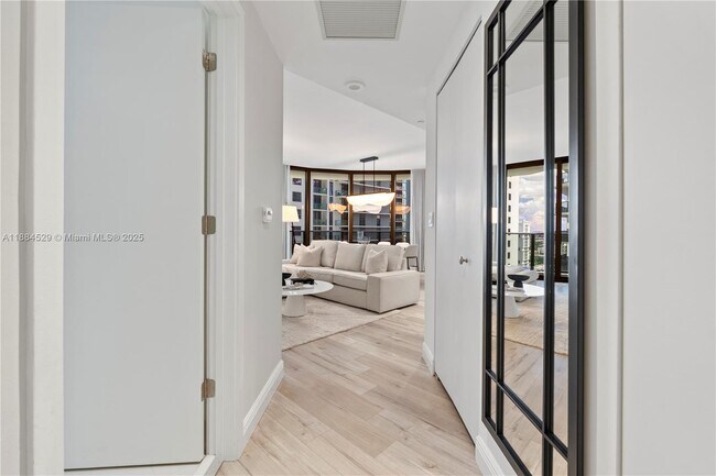 Foto del edificio - 45 SW 9th St