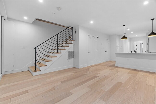 Foto del edificio - 143 Trenton St