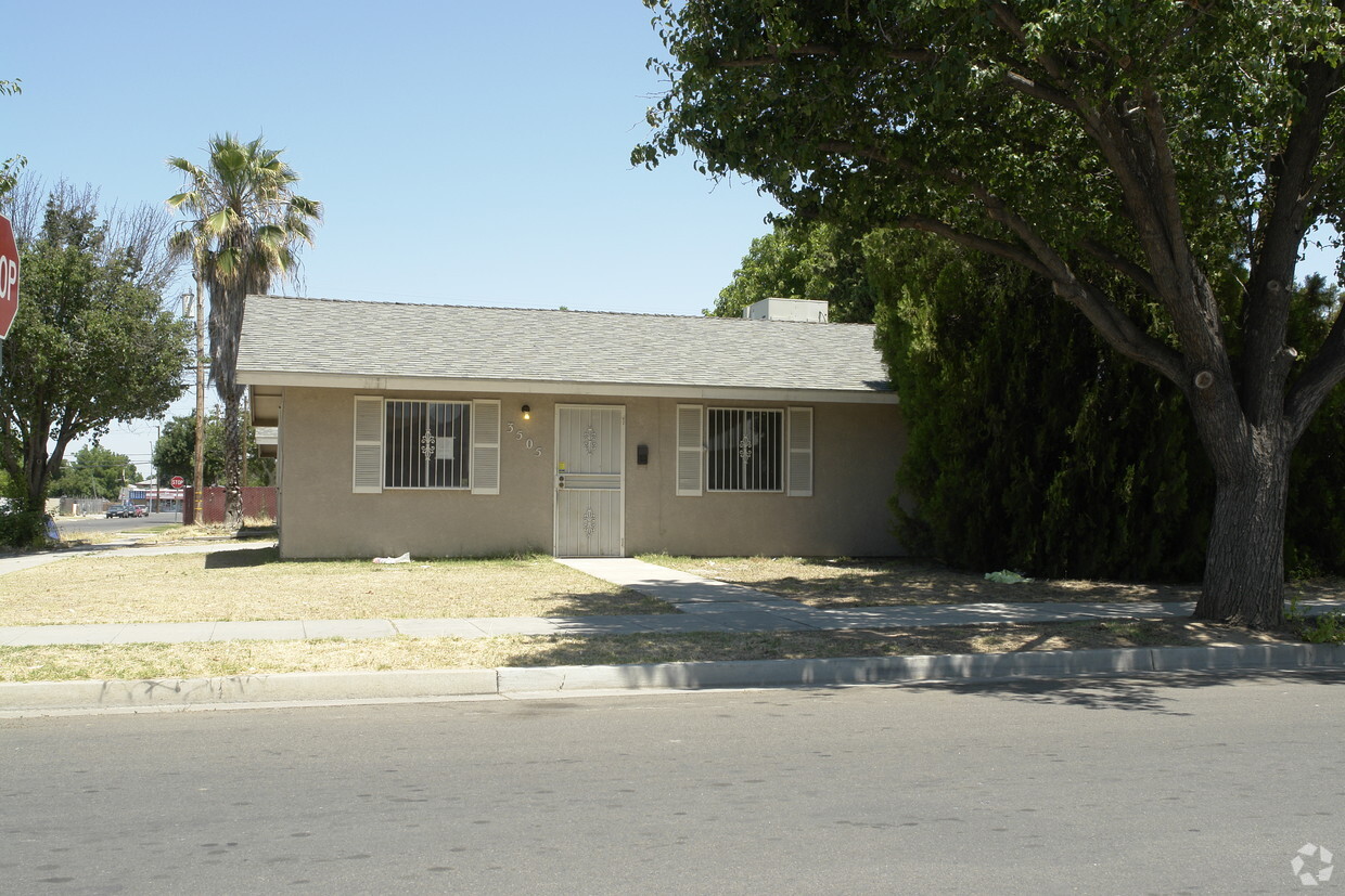 Primary Photo - 3505 E Grant Ave