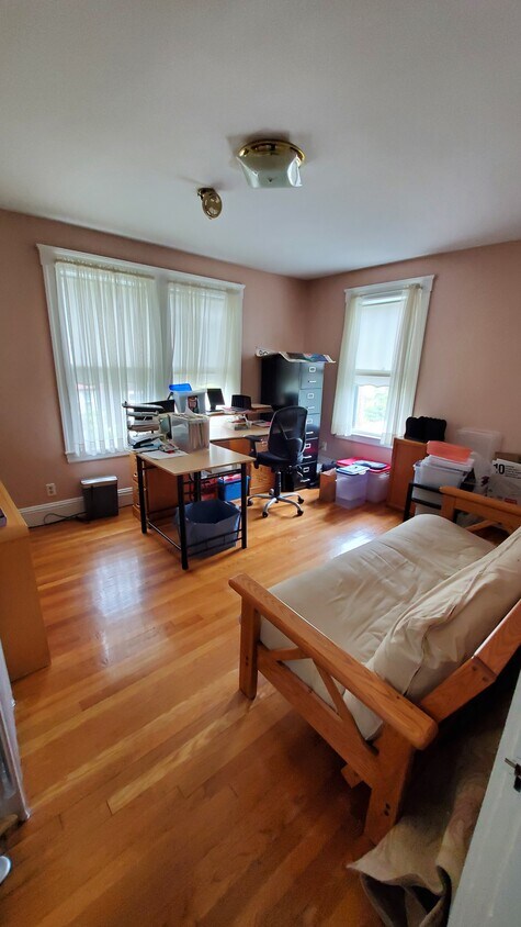 Foto del edificio - 275 Hurley St