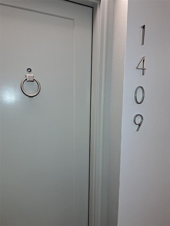 Building Photo - 400 Island Way