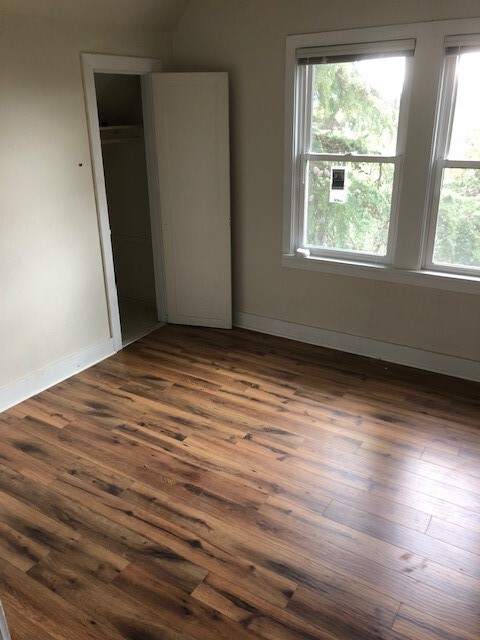 Building Photo - Newly Renovated 4 Bed/2 Bath Farmhouse in ...