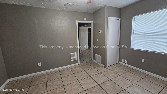 Building Photo - 2231 Spring Park Rd