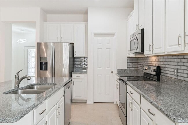 Building Photo - 3520 Sagamore Ln