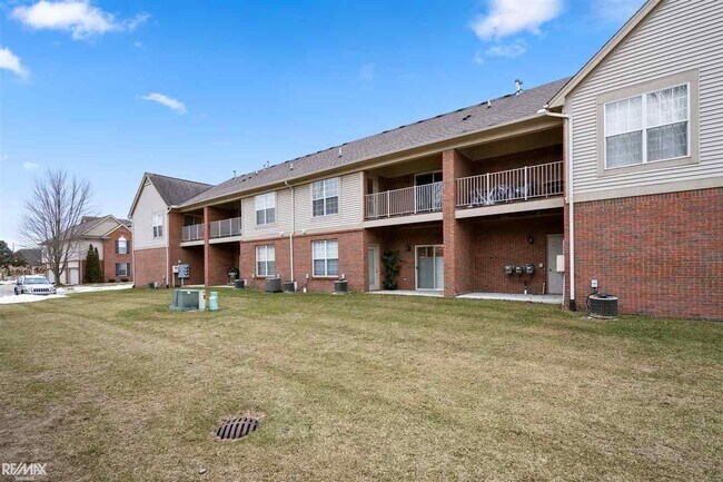Building Photo - 49324 Silver Birch Cir