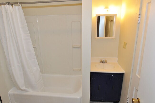 Foto del edificio - 148 12th St NE