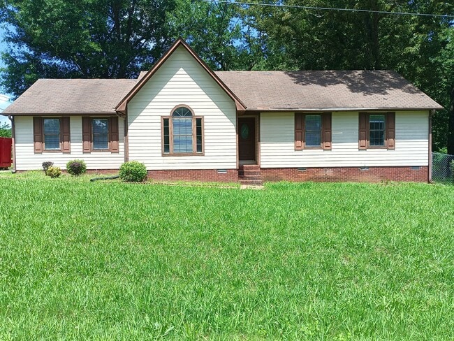 Building Photo - 55 Clement Dr