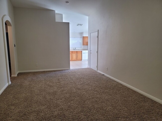 Building Photo - 9371 Borough Park St - Townhome - 3 bed 2 ...