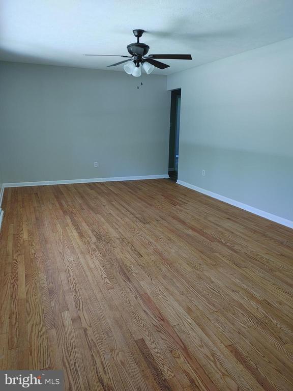 Foto del edificio - 46307 Rue Purchase Rd