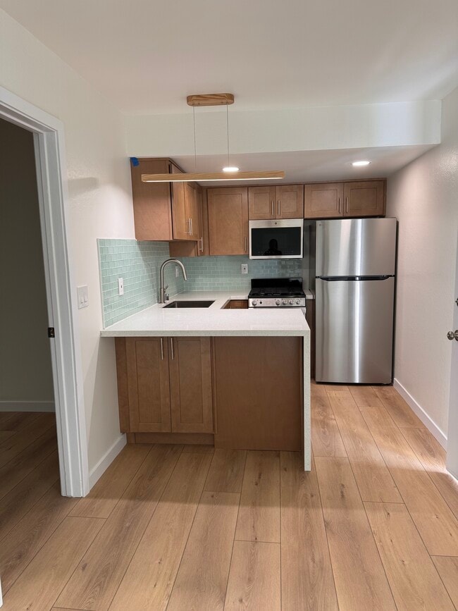 Building Photo - 215 El Porto St