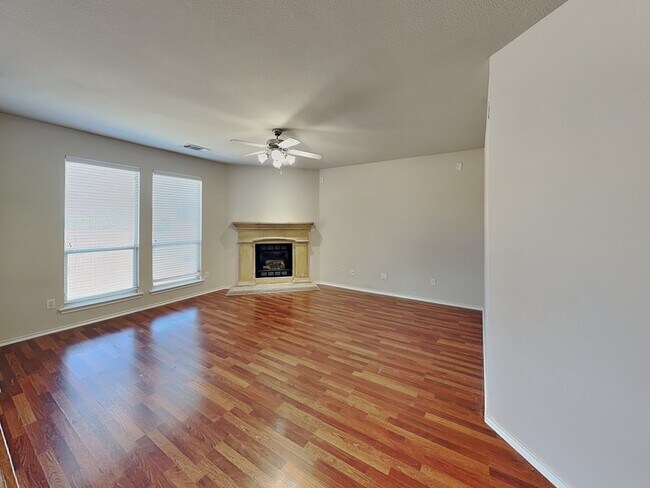 Foto del edificio - Gorgeous 3-Bedroom Home in Marine Creek Ranch – North Fort Worth