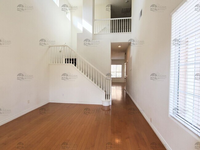 Building Photo - 3 BD/2.5BA, Two Story Home in Carlsbad