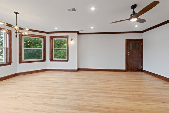Building Photo - 4834 N Springfield Ave