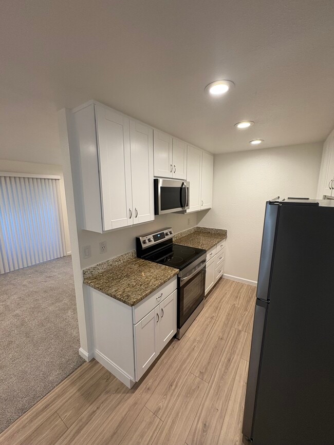 Kitchen - 4260 Clayton Rd